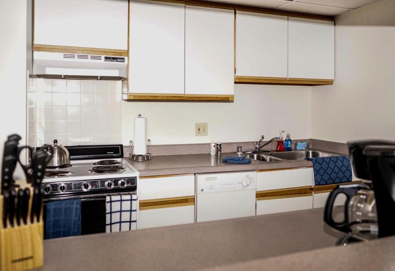 Short Term Rentals At The Park At Trowbridge Senior Community Southfield Exterior foto